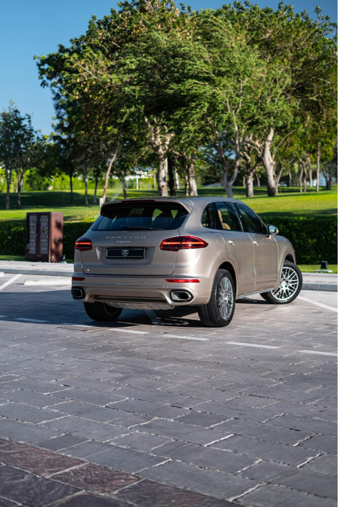Porsche Cayenne 2016  - 1