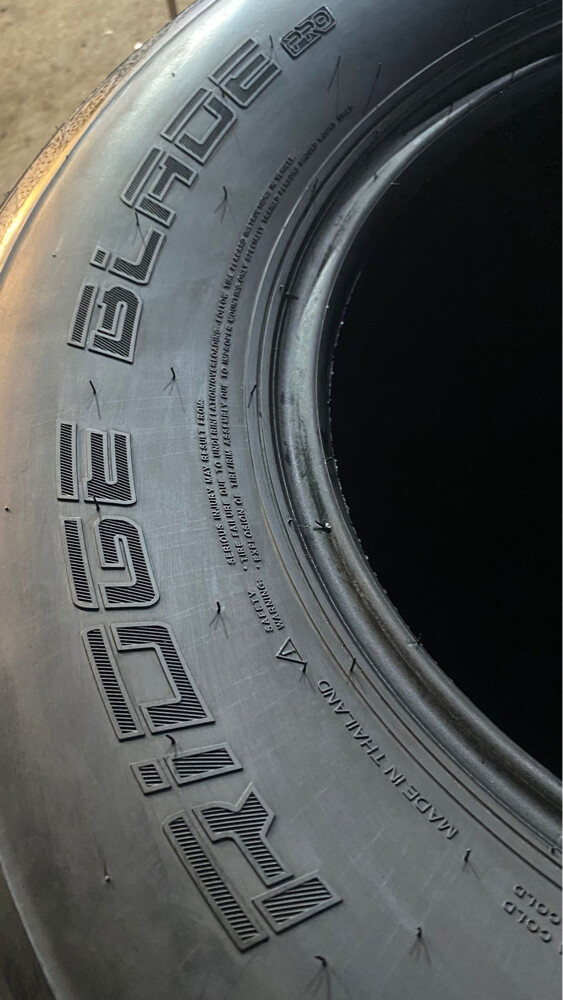 900/17# shaheen tire like new  - 3