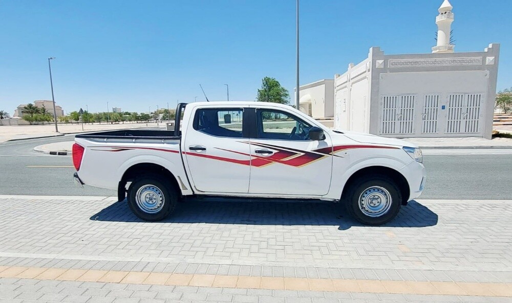 نيسان نفارا - 3