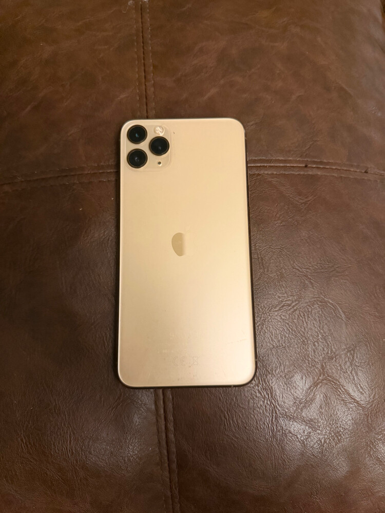 iPhone 11 Pro Max 256GB – Gold - 3