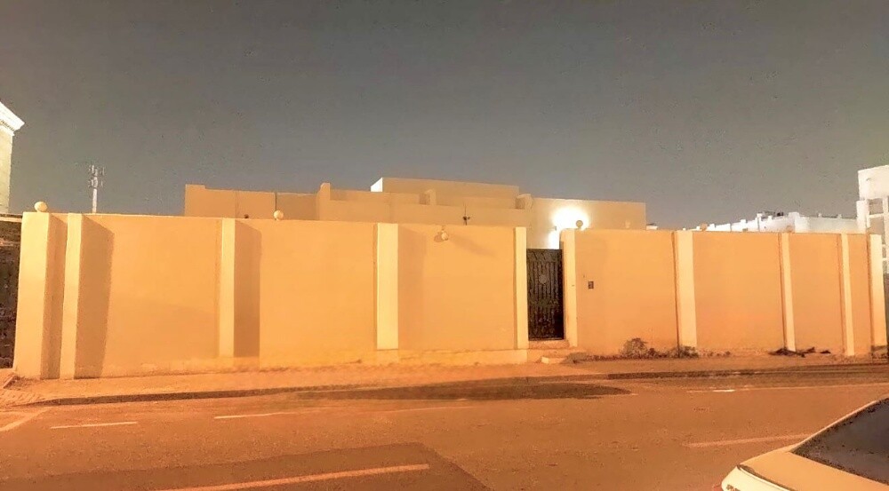 للبيع بيت مؤجر بالريان 810م - 1