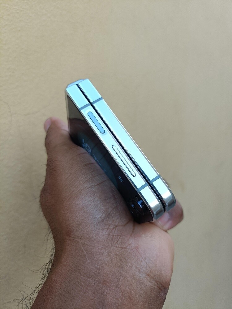 Samsung Galaxy Z flip 5 5G - 5