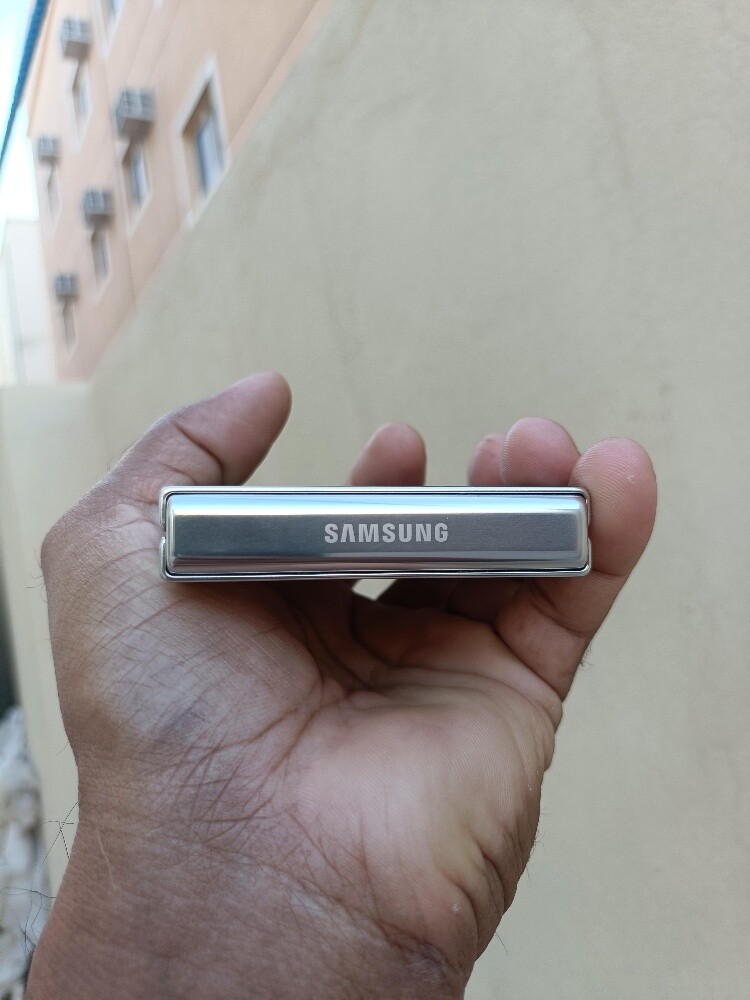 Samsung Galaxy Z flip 5 5G - 3