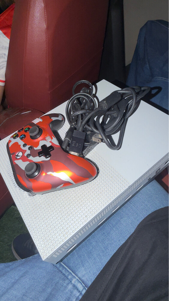 XBoX one s - 3
