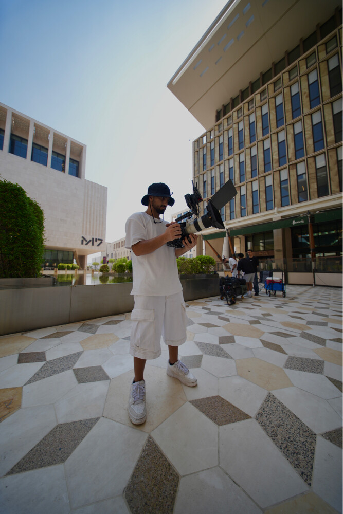 مساعد مصور  - 2