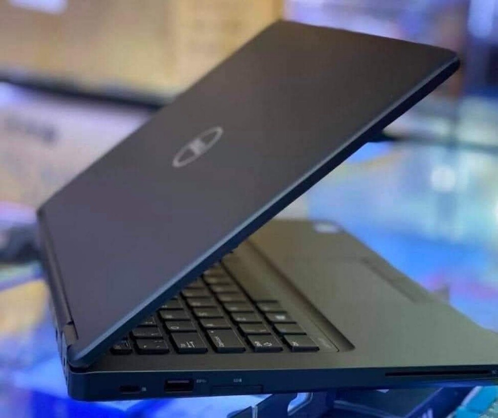 Dell Latitude 5490
Premium Busines - 2
