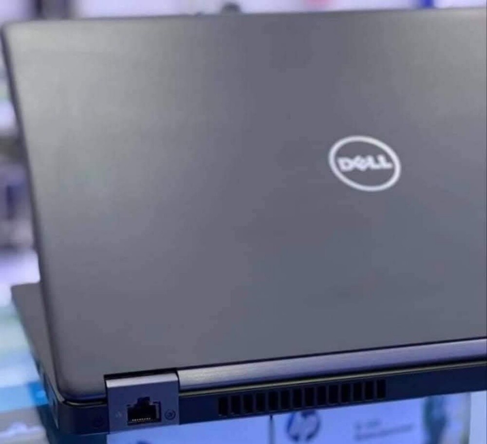 Dell Latitude 5490
Premium Busines - 5