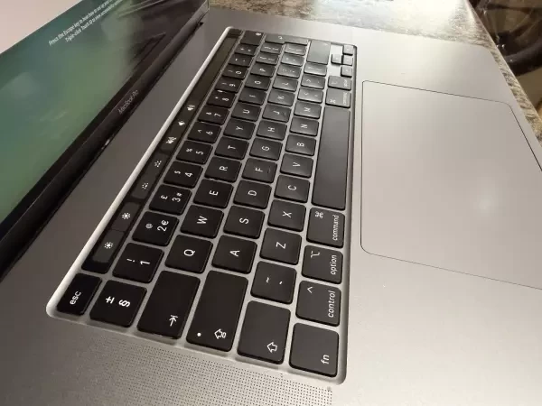 MacBook Pro 16" 2019 16GB ,1TB SSD - 2