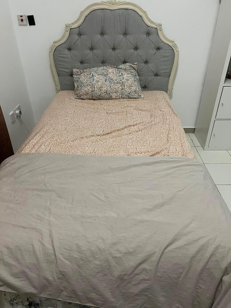 single bed - 1