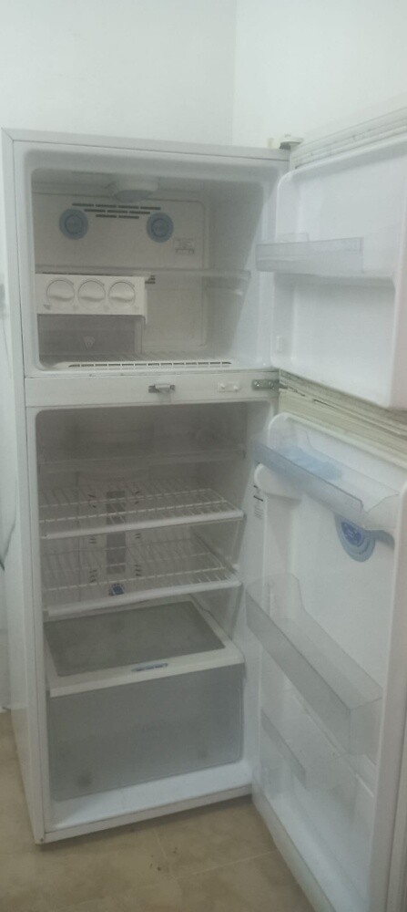 fridge far sale - 1