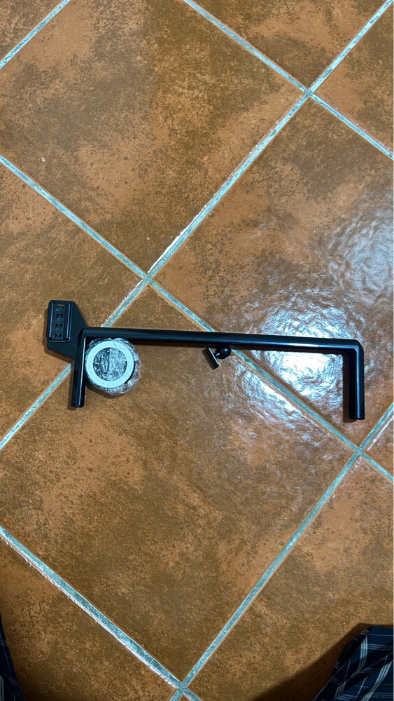 land cruiser 300 phone holder  - 2