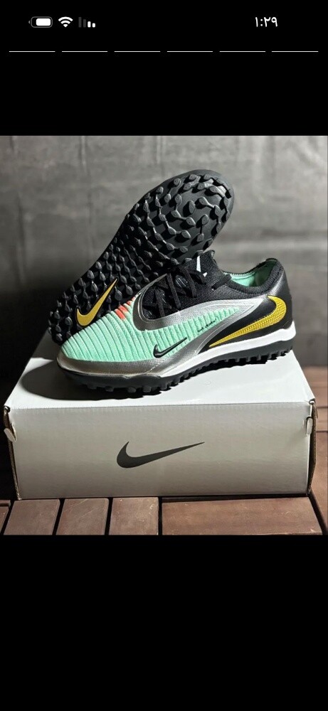 Sneakers & Tshirts Supplier - 7