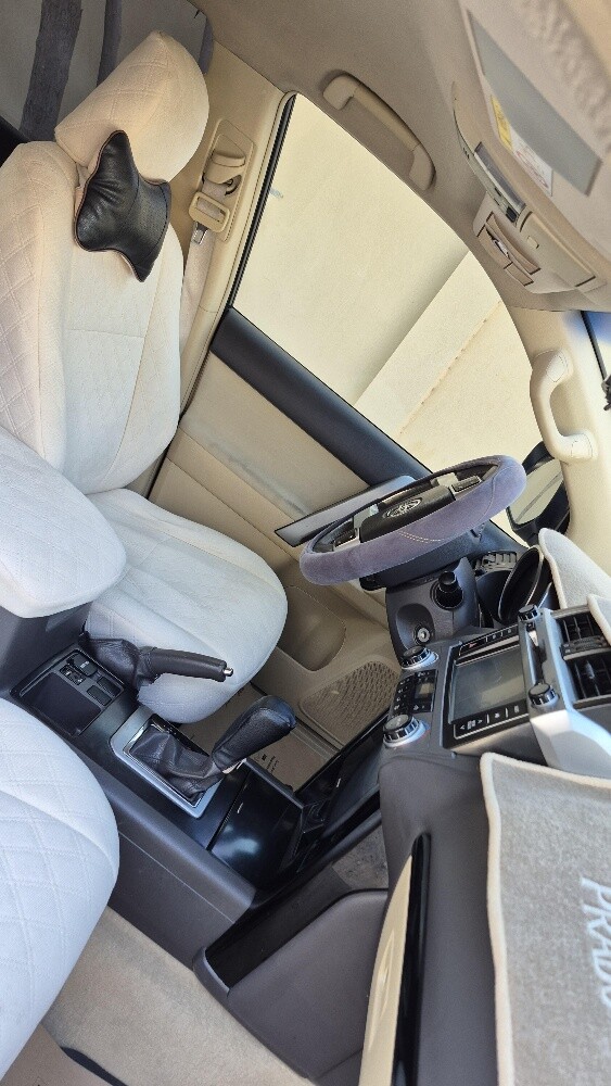 Prado car in showroom condition - 7