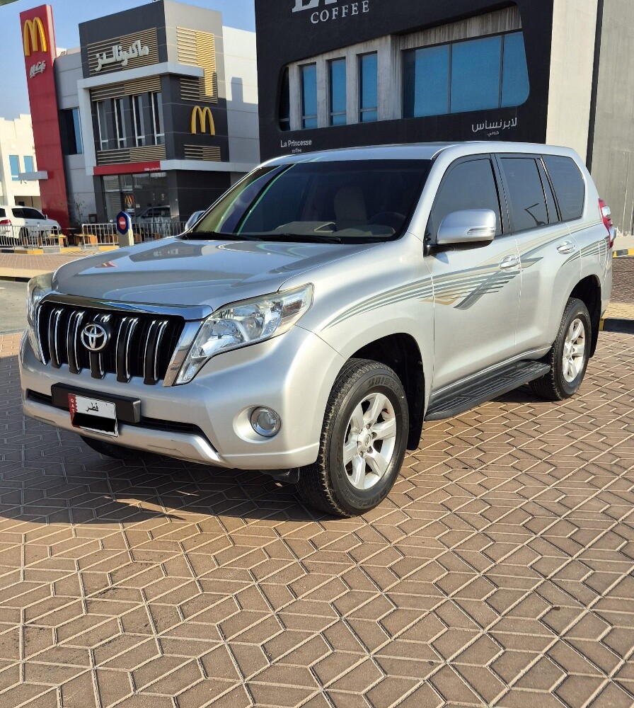 Prado car in showroom condition - 1