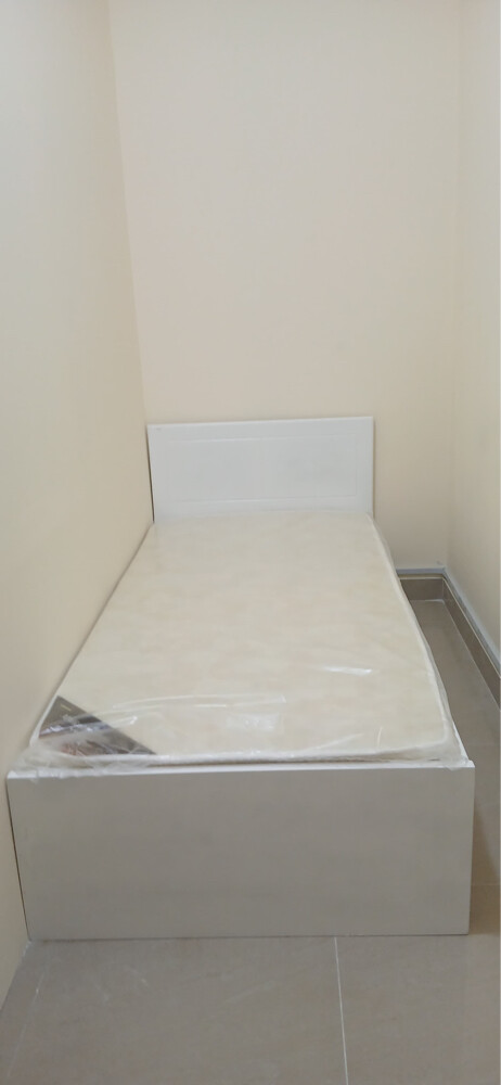 Bed and mattress. Wardrobe - 8