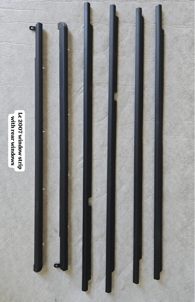 Rear window strip Land Cruiser 2007 - 1