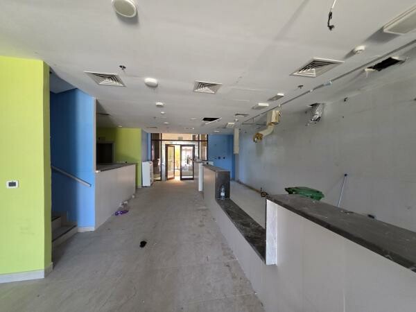 Fully Fitted Shop  in Fox Hills - 2