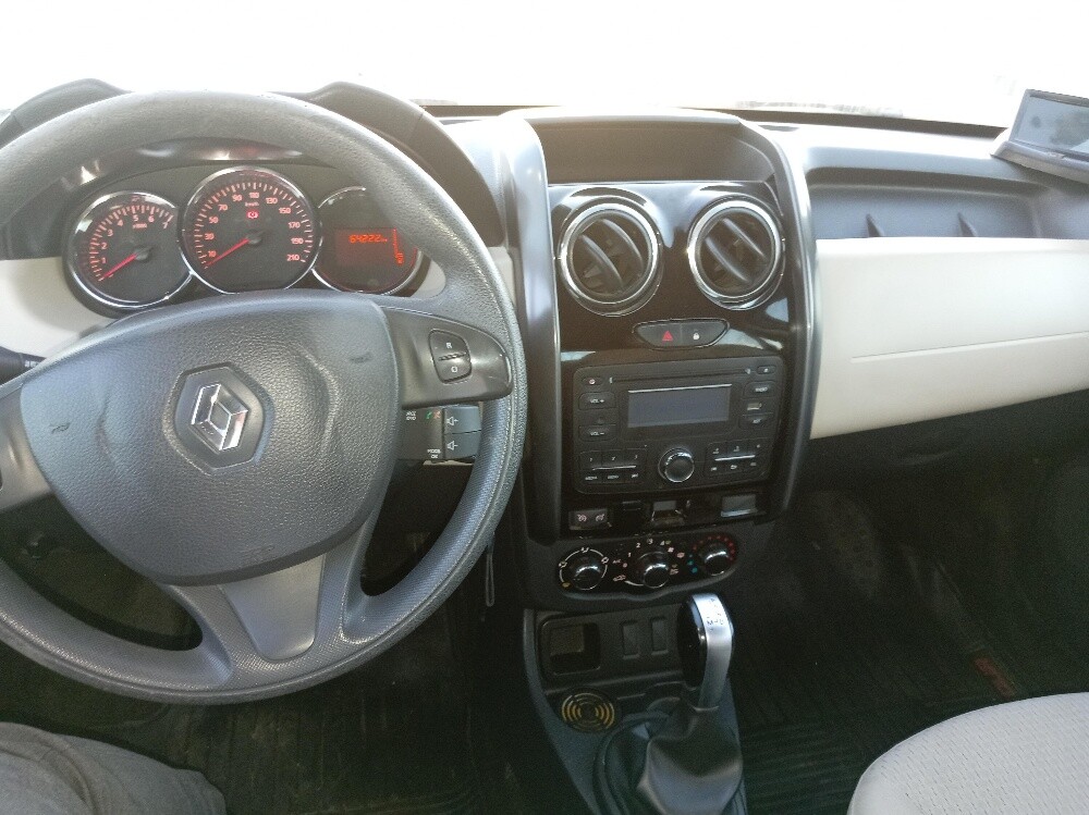 Low Mileage-RENAULT DUSTER 2018 - 3