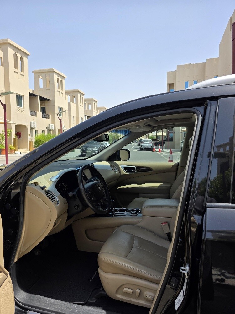 نيسان - 10