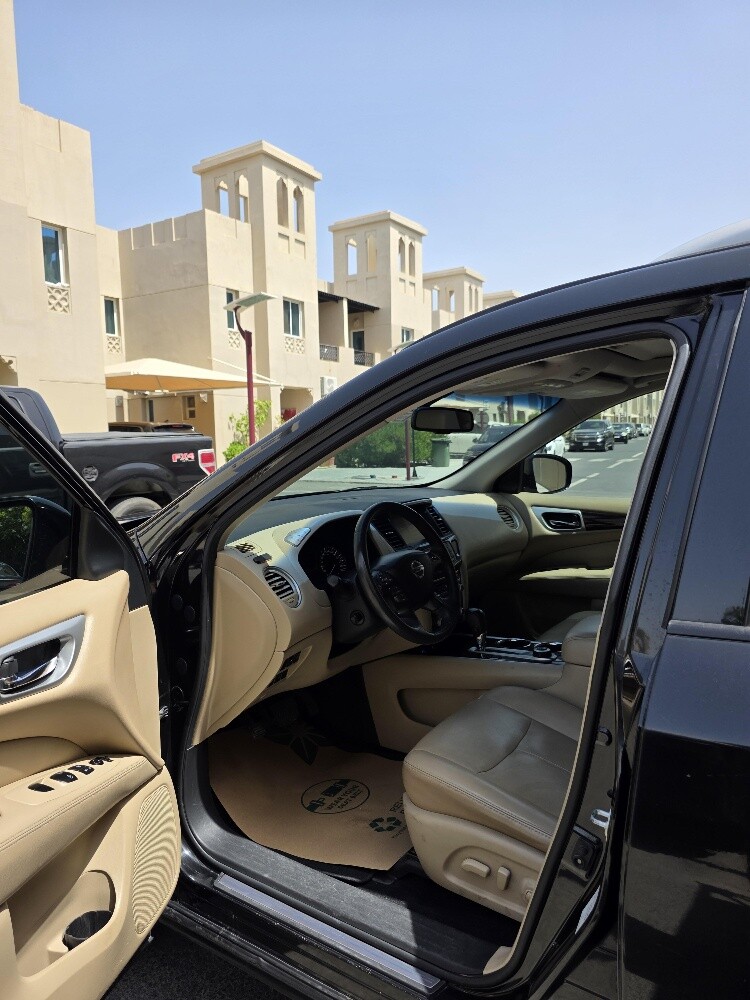 نيسان - 8