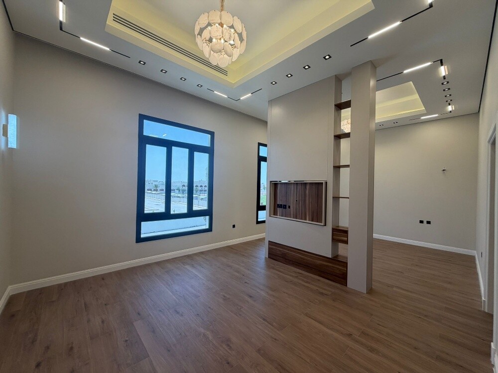 For Sale Luxury Villa/ Al Khraitiya - 17