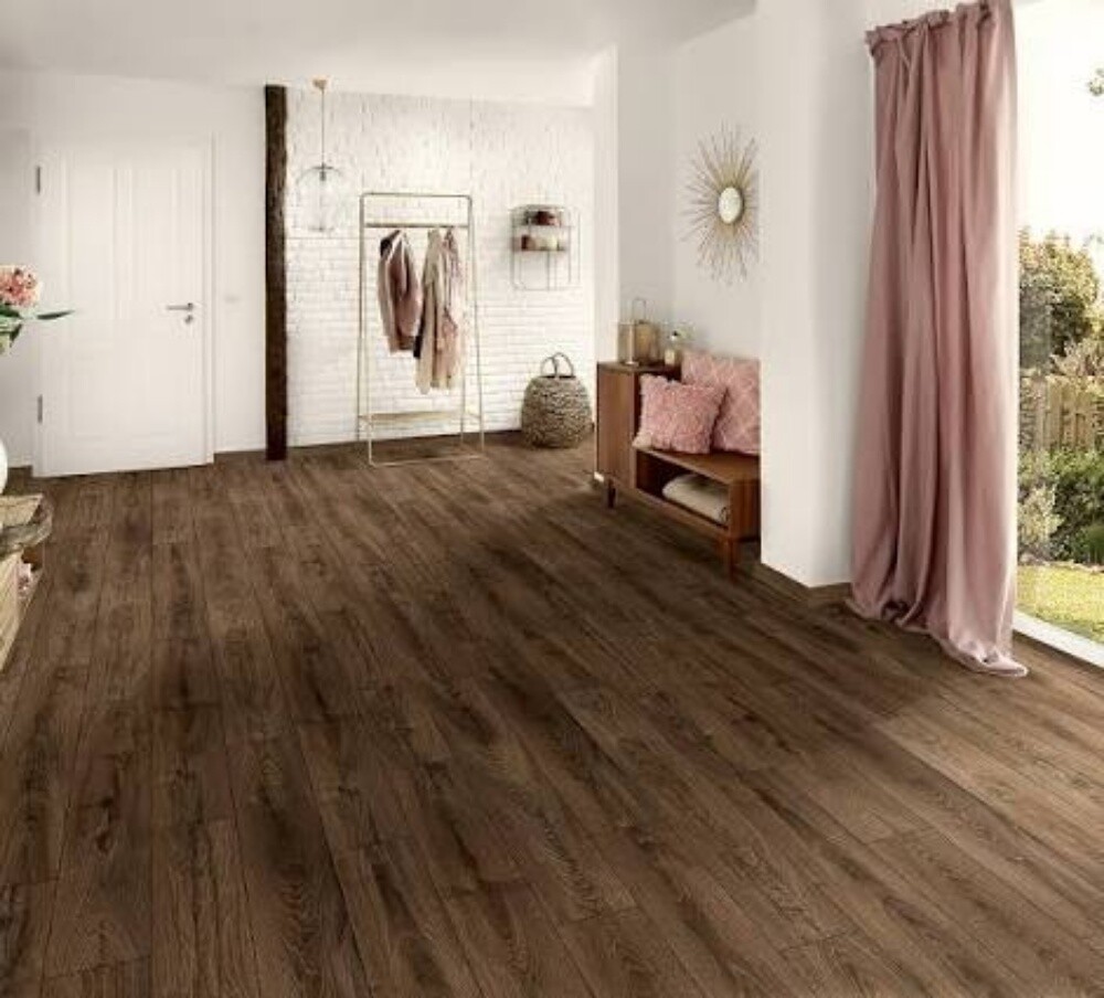 Vnyl Flooring - 1