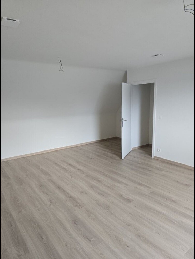 Vnyl Flooring - 22