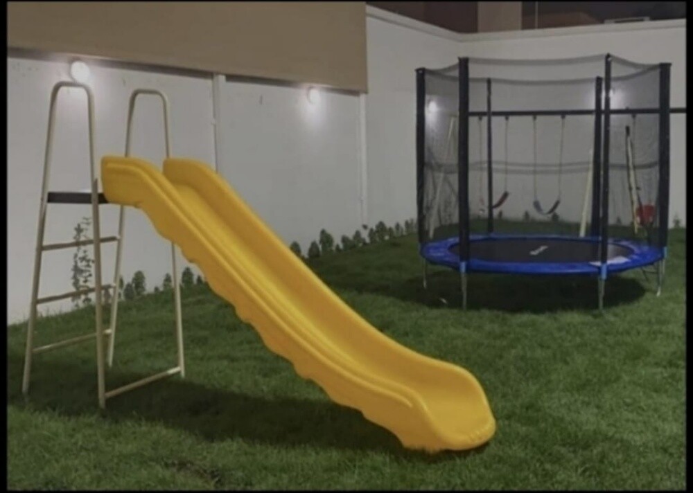 kids sliding - 5