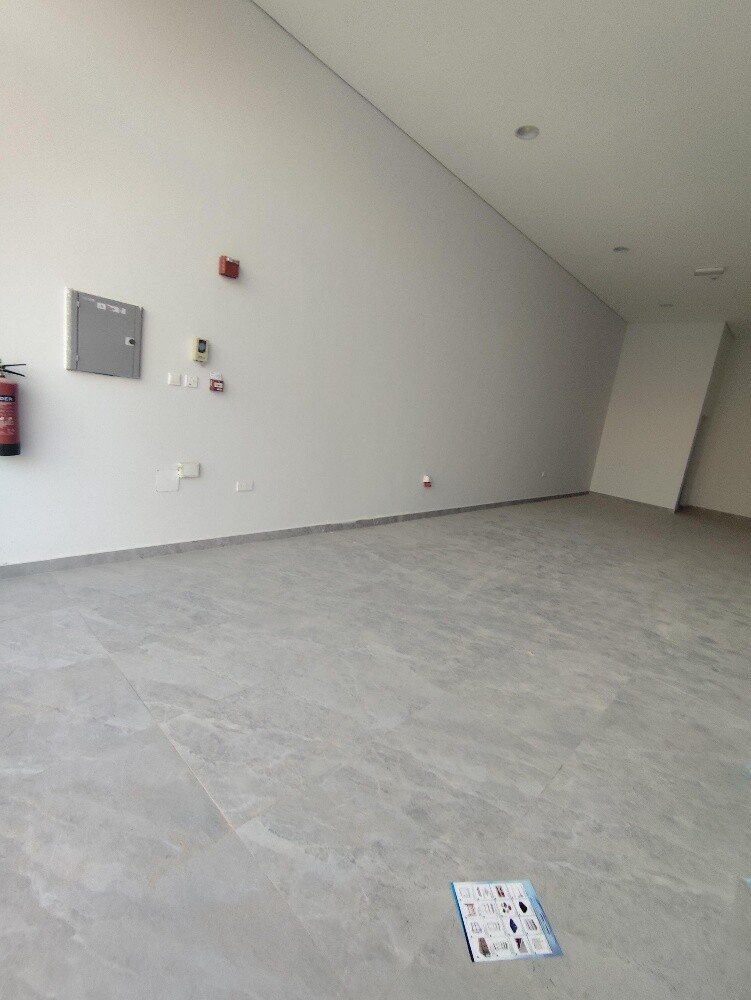 Shops for rent in Umm Qarn - 3