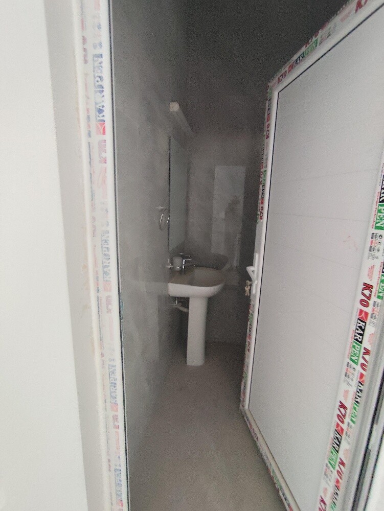 Shops for rent in Umm Qarn - 4