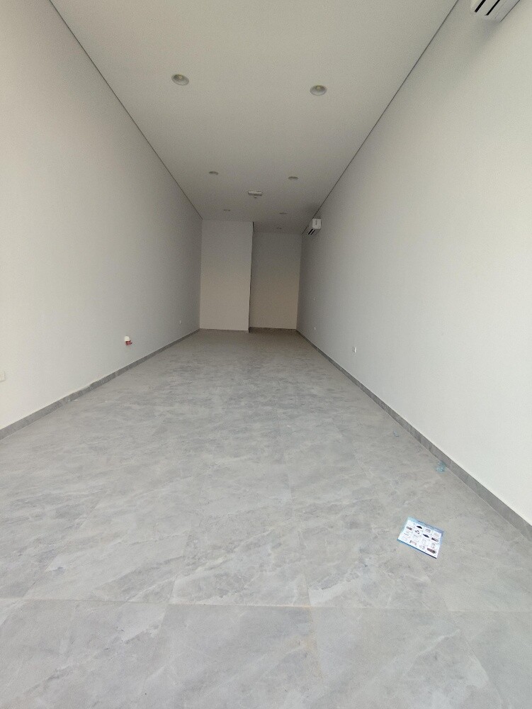 Shops for rent in Umm Qarn - 2