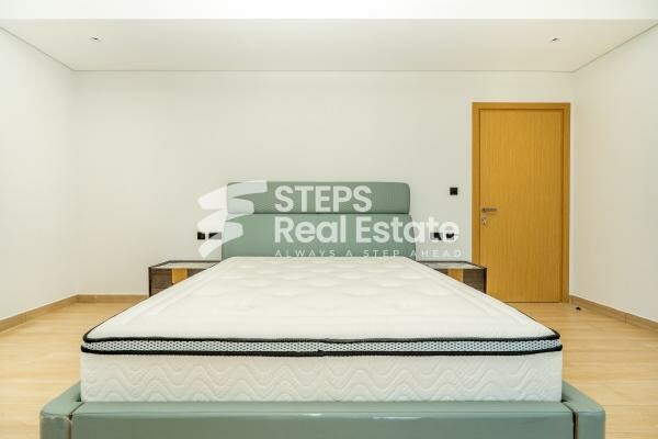 Spacious Apartment with Balconies - 14