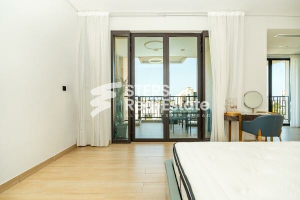 Spacious Apartment with Balconies - 13