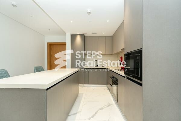 Spacious Apartment with Balconies - 9