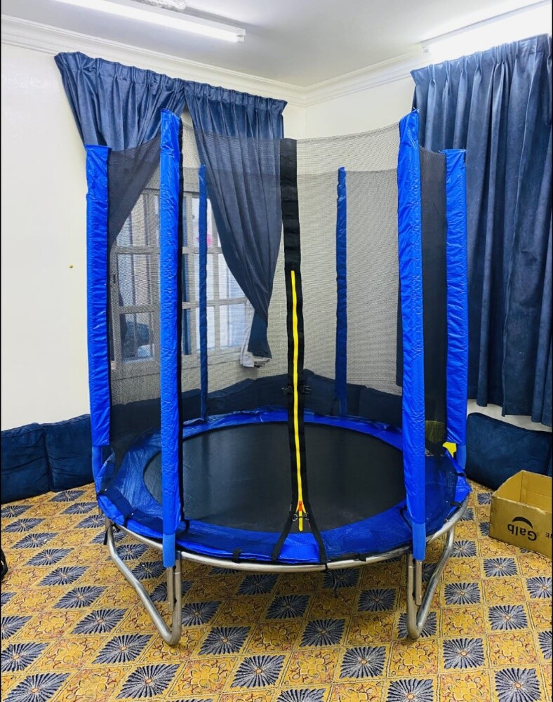 trampoline 6ft - 4