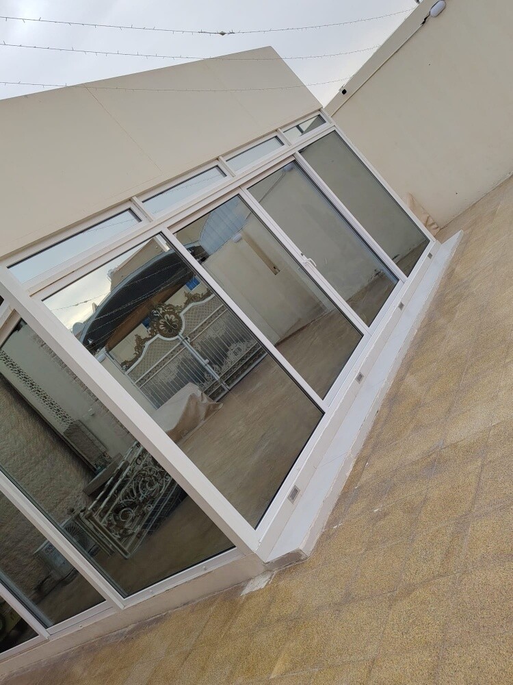 Custom-made aluminum kitchens
Custo - 2