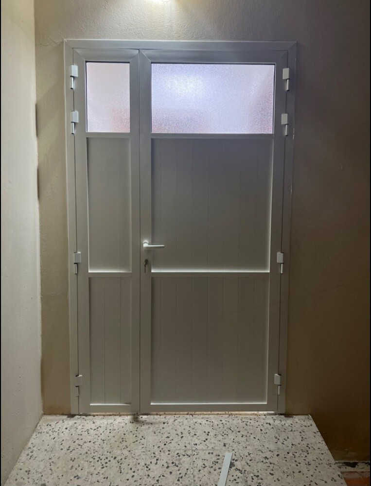 Custom-made aluminum kitchens
Custo - 7