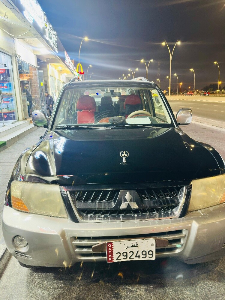 black Pajero - 4