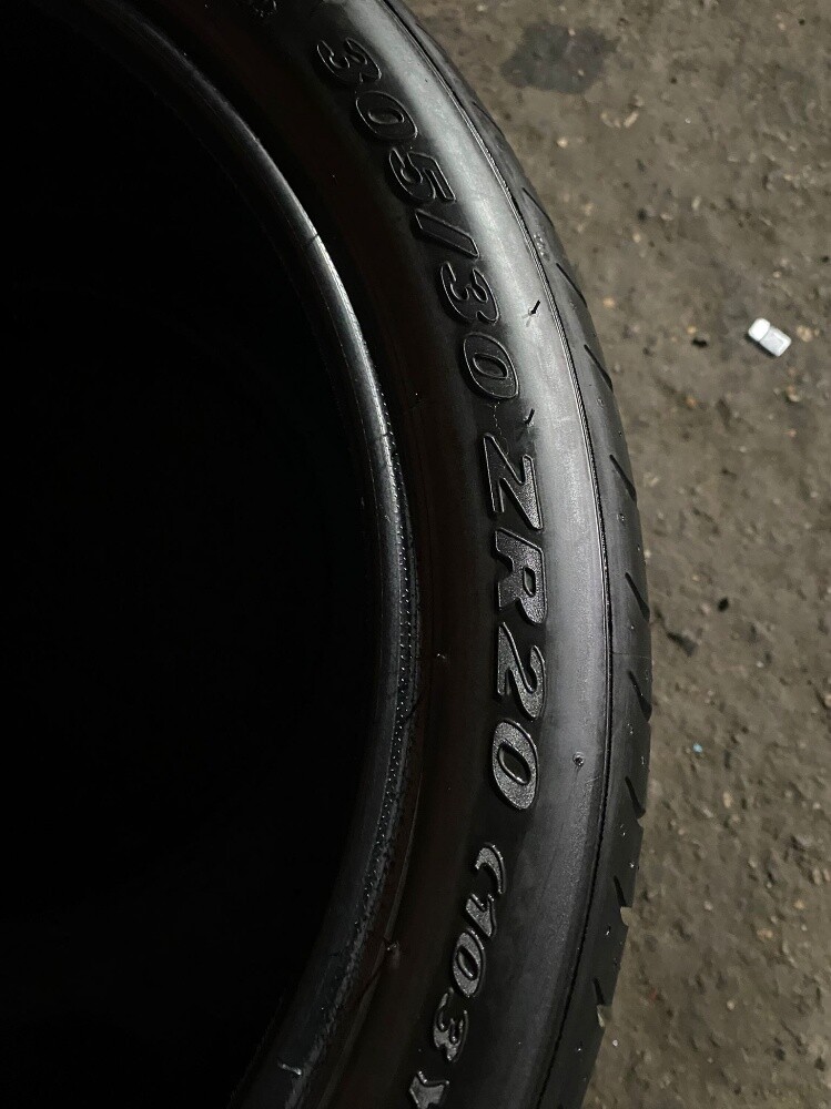 Front 245/35/20. back 305/30/20 - 8