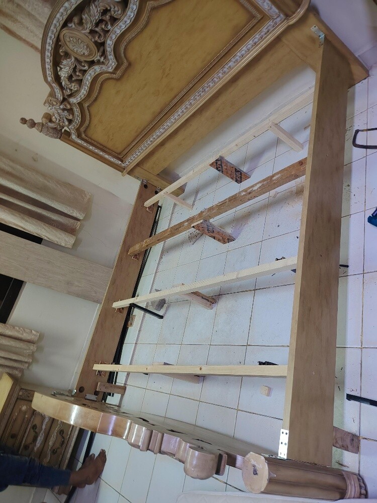 We are professional
Carpenter in Qa - 1
