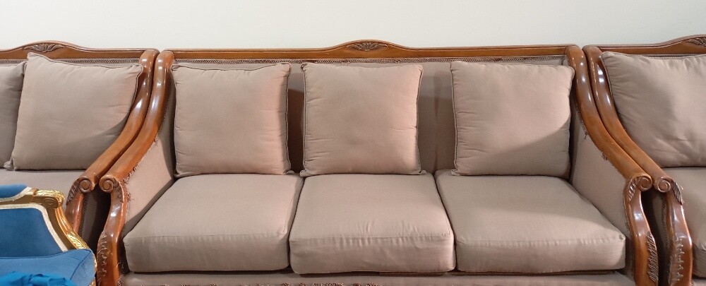 3 sofas - 7 seaters - 4