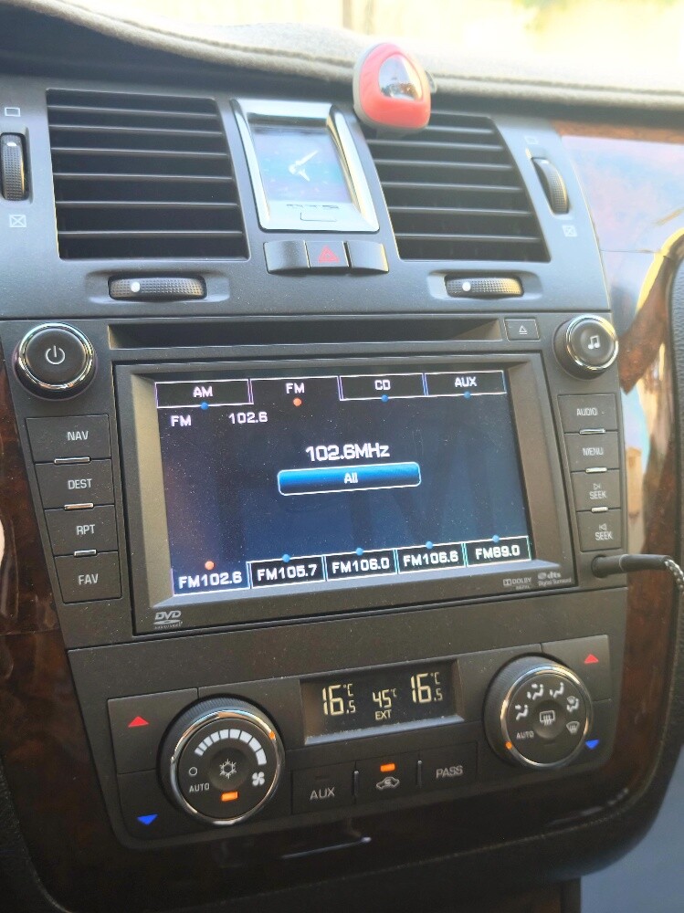 Cadillac DTS Premium 2011 - 12
