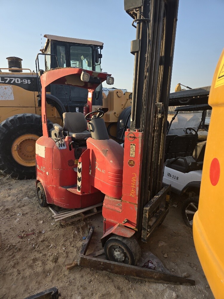 electric forklift - 4