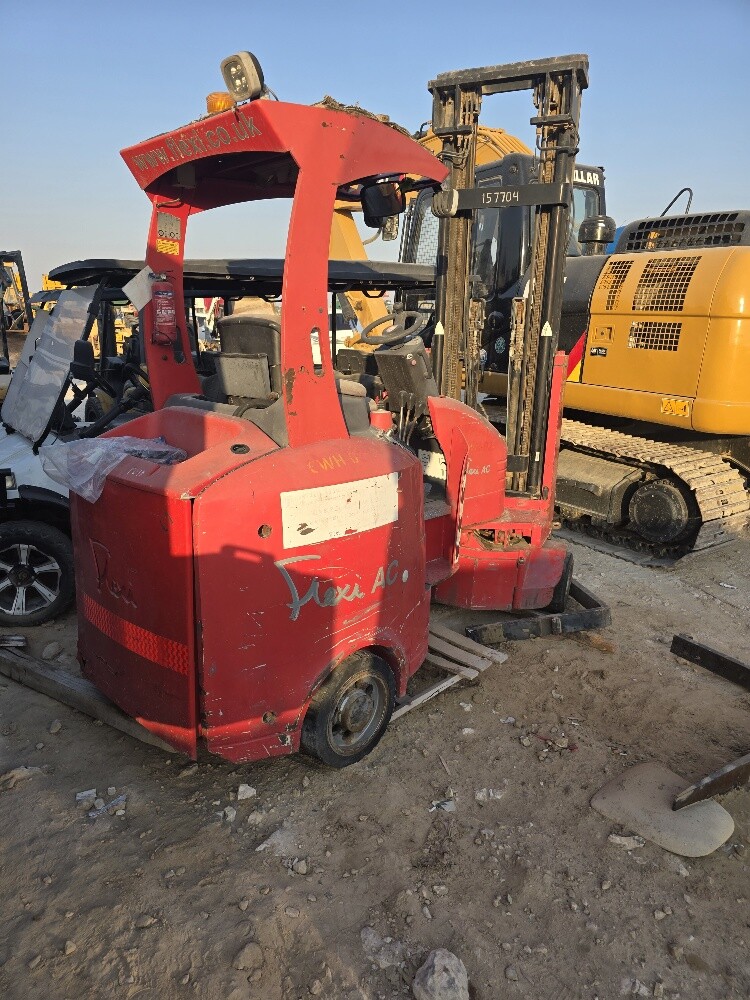 electric forklift - 1