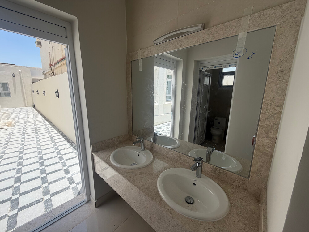 للبيع فيلا معيذر جديده مجلس خارجي - 21