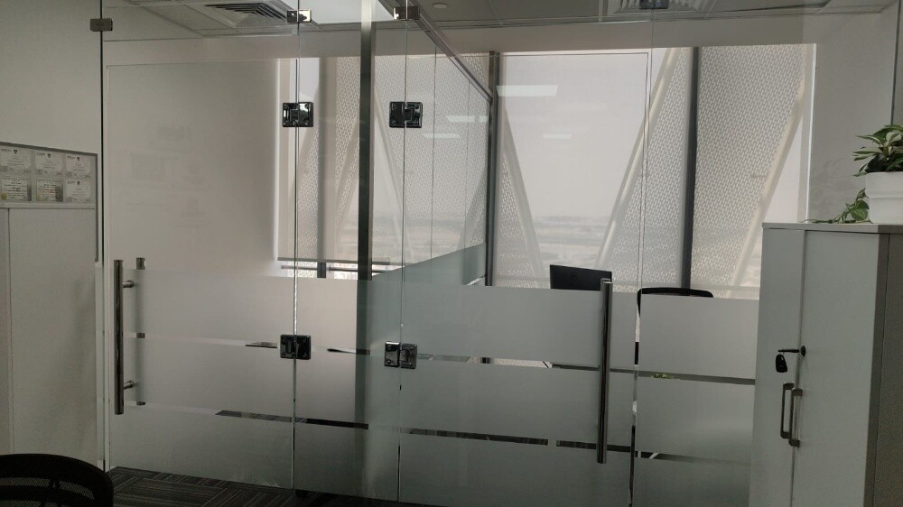 باب زجاجي من الألومنيوم وباب من م - 19