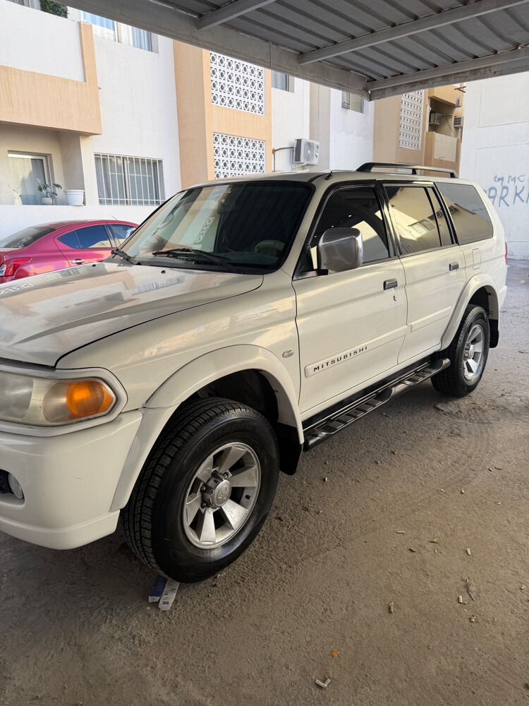 Mitsubishi nativa 2008 - 1