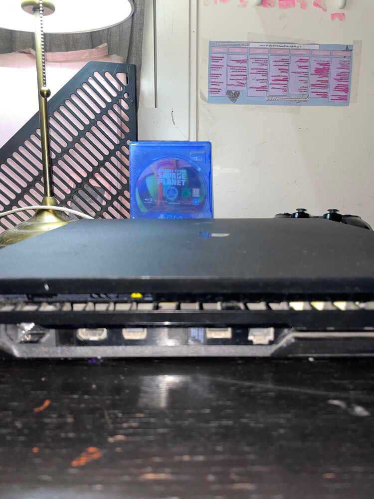 playstation 4 pro + 1 game - 2