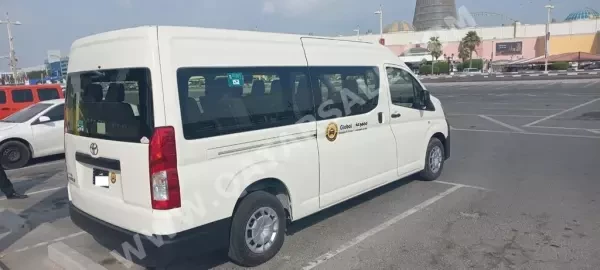 Toyota Hiace 2022 - 1