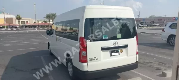Toyota Hiace 2022 - 2